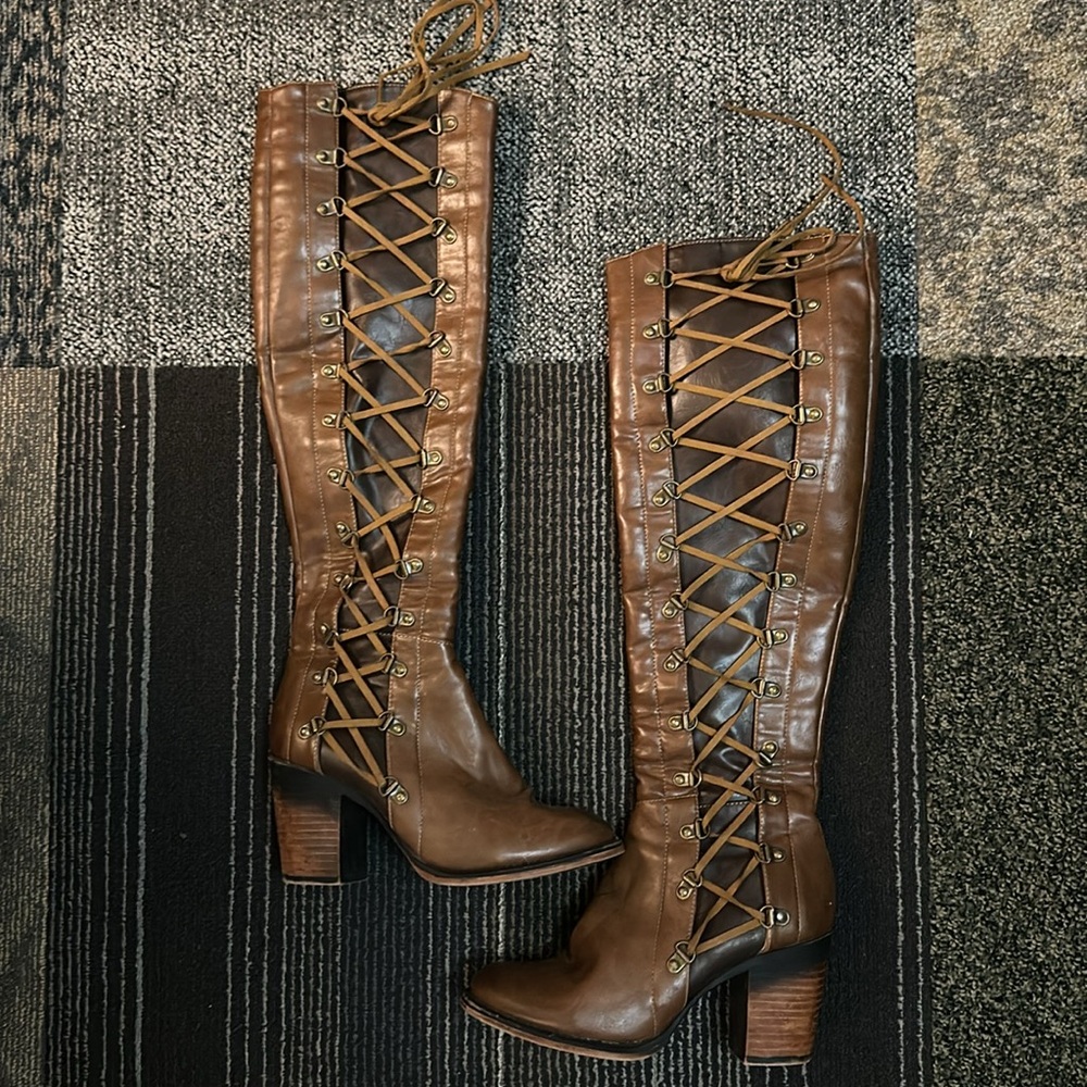 Brown boots / side zipper